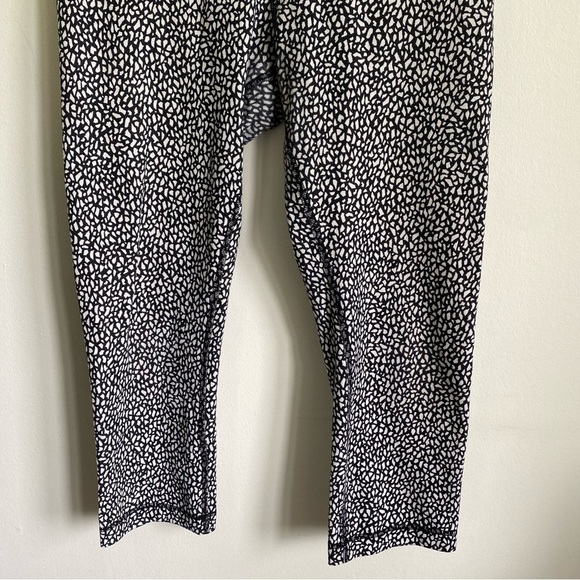 Lululemon Wunder Under 23’’ Crop Tight Legging • Black White • US 12 - Picture 3 of 13